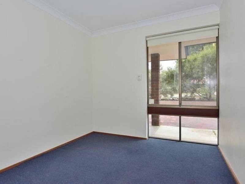 4 Woodbridge Close, Swan View WA 6056