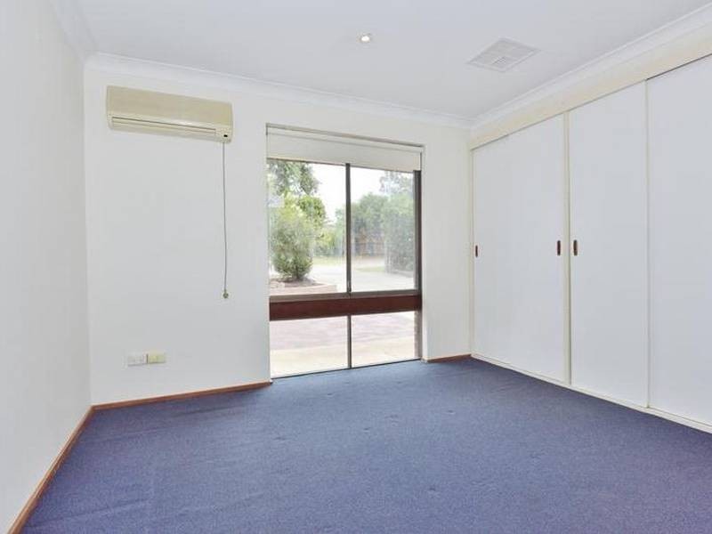 4 Woodbridge Close, Swan View WA 6056