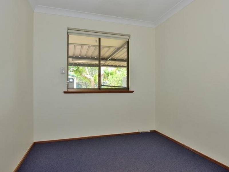 4 Woodbridge Close, Swan View WA 6056