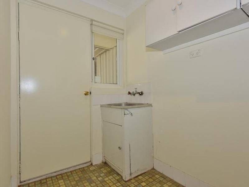 4 Woodbridge Close, Swan View WA 6056