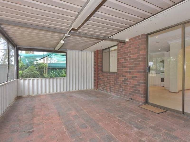 4 Woodbridge Close, Swan View WA 6056