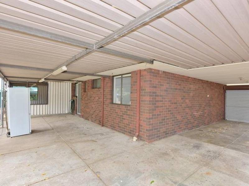 4 Woodbridge Close, Swan View WA 6056