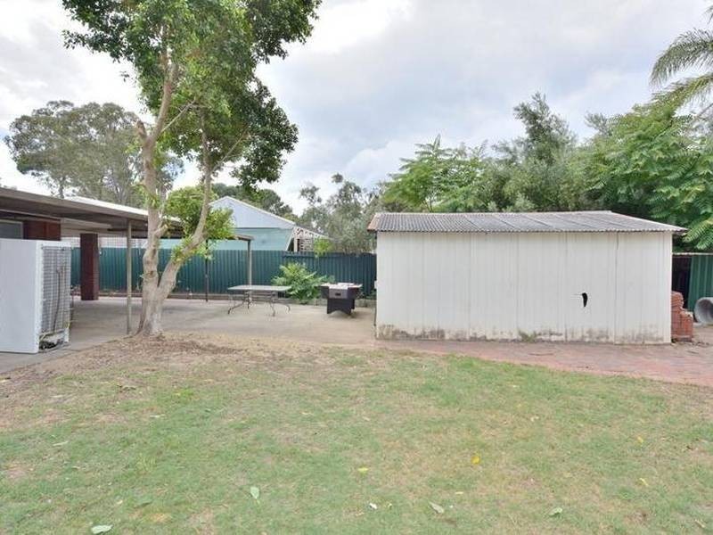 4 Woodbridge Close, Swan View WA 6056