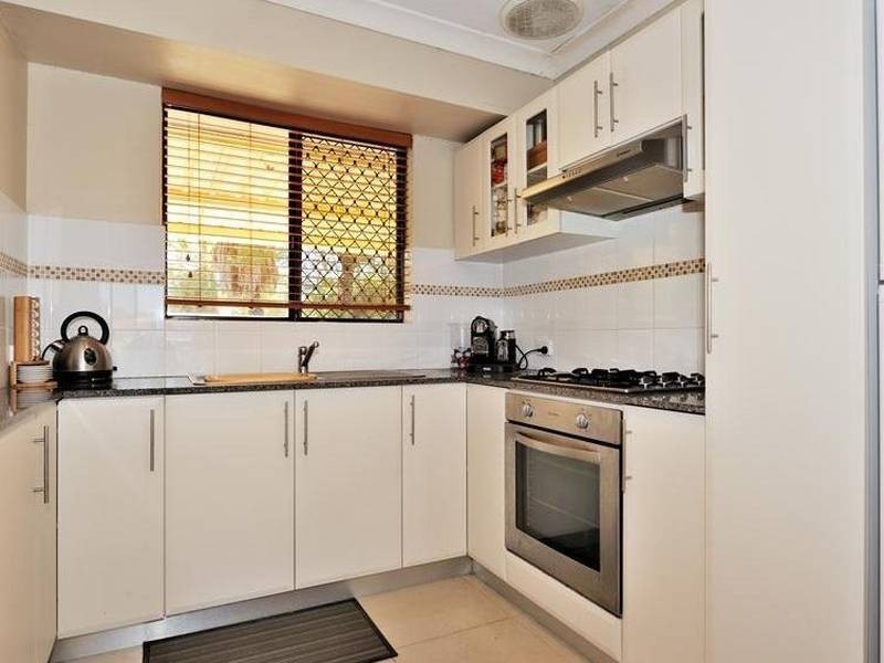 2 Roger Street, Midland WA 6056