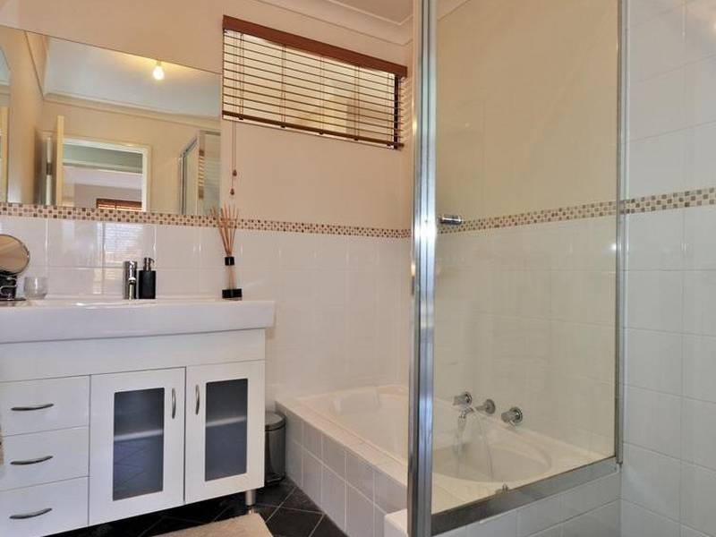 2 Roger Street, Midland WA 6056