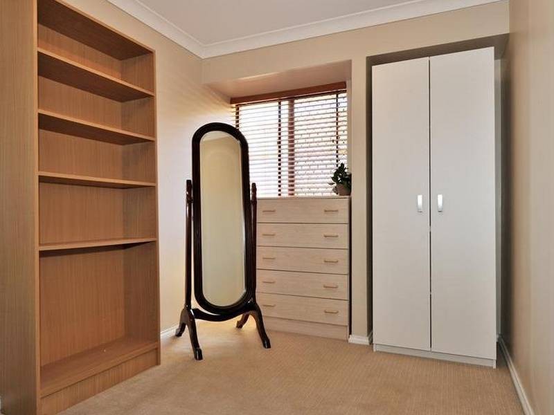 2 Roger Street, Midland WA 6056