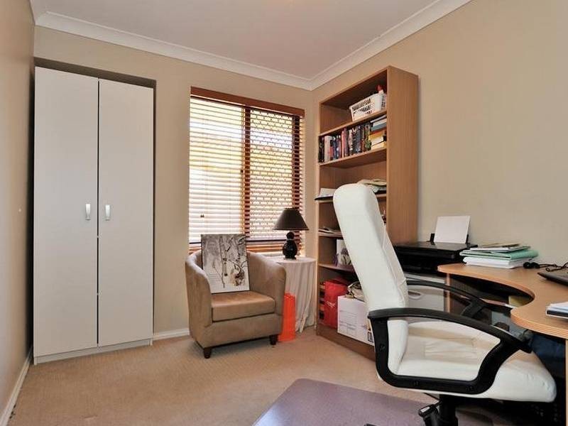 2 Roger Street, Midland WA 6056