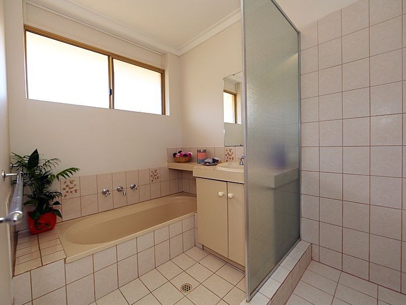 855 Katharine Street, Bellevue WA 6056