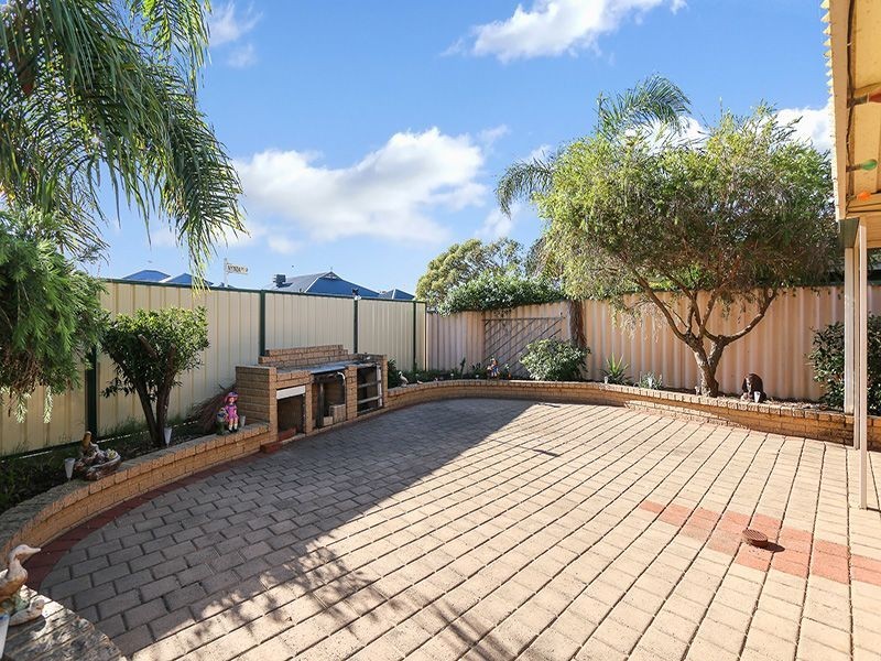 1 Beenan Elbow, South Guildford WA 6055