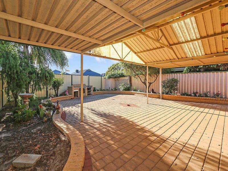 1 Beenan Elbow, South Guildford WA 6055