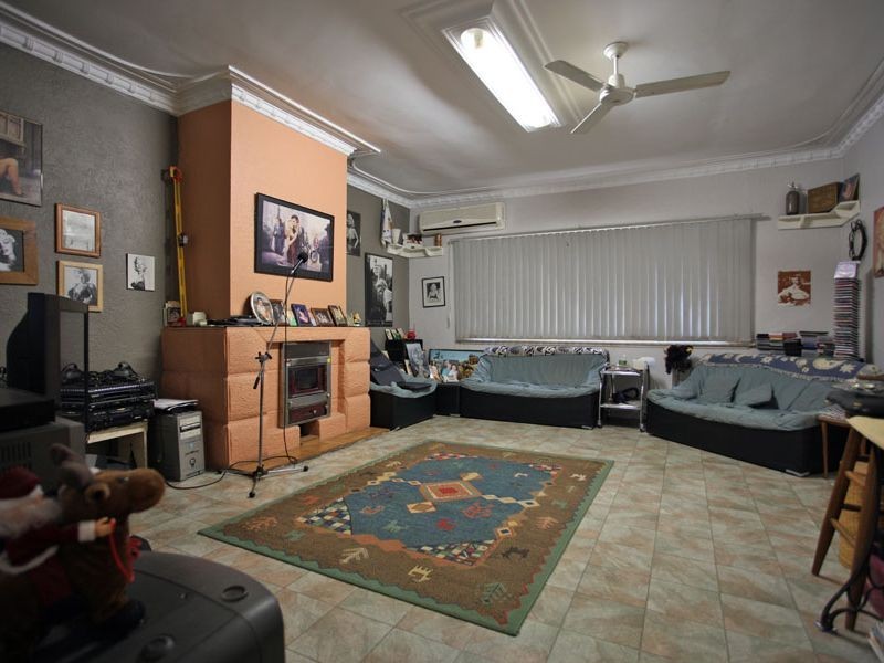 52 Bushby Street, Midvale WA 6056