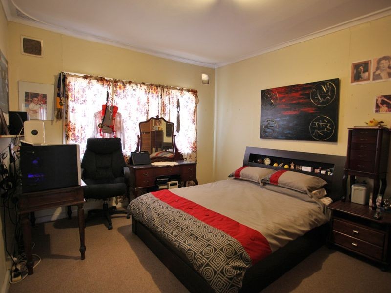 52 Bushby Street, Midvale WA 6056