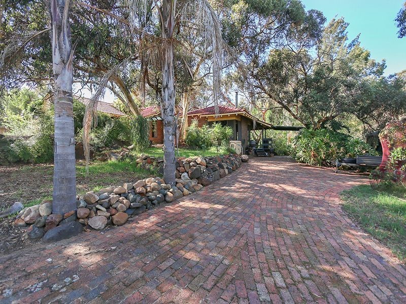 4 Dryandra Crescent, Darlington WA 6070