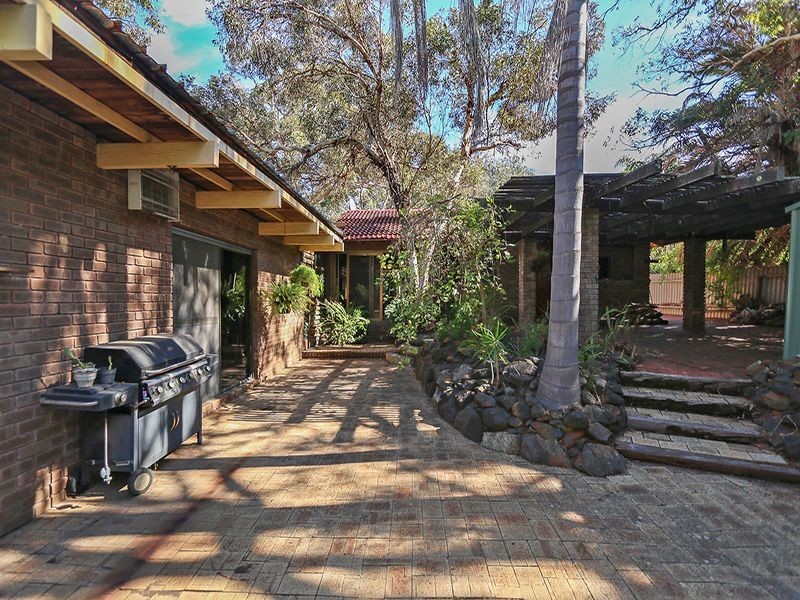 4 Dryandra Crescent, Darlington WA 6070