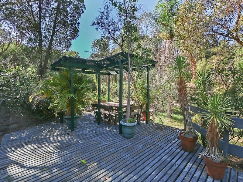 4 Dryandra Crescent, Darlington WA 6070