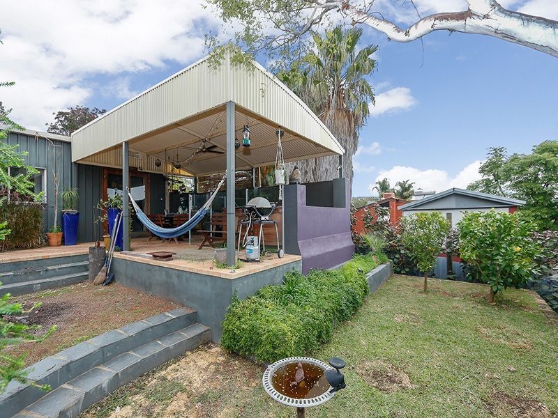 6 Tunnel Road, Swan View WA 6056