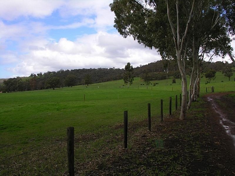 691 Chittering Valley Road, Lower Chittering WA 6084