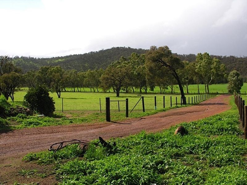 691 Chittering Valley Road, Lower Chittering WA 6084