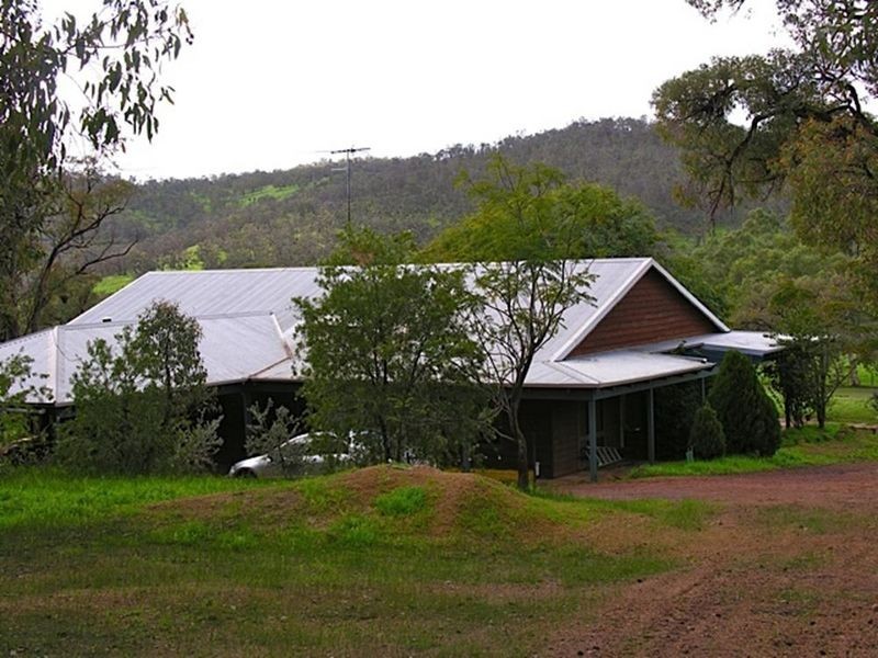 691 Chittering Valley Road, Lower Chittering WA 6084