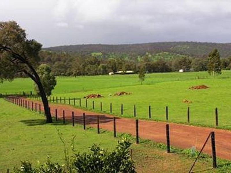 691 Chittering Valley Road, Lower Chittering WA 6084