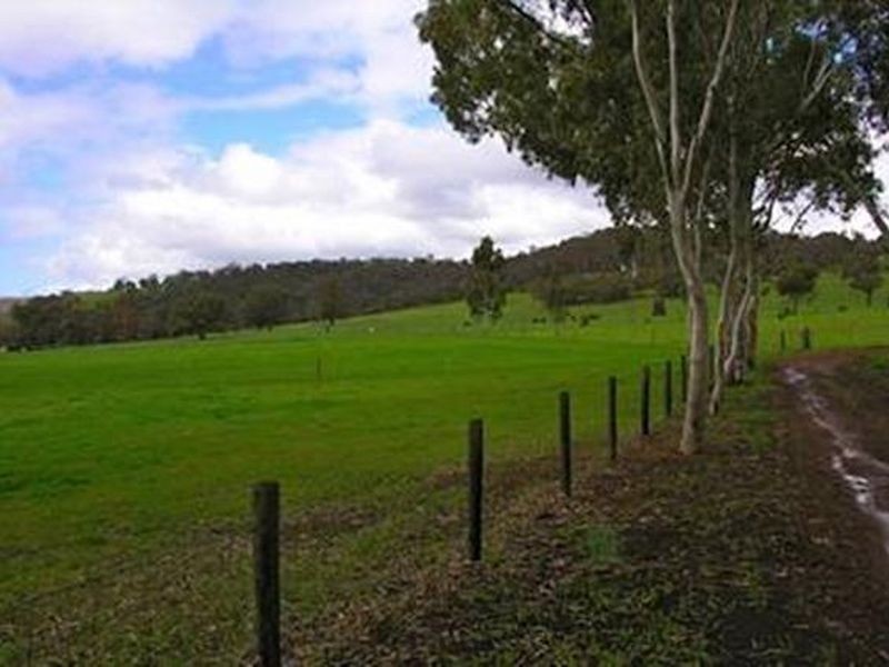 691 Chittering Valley Road, Lower Chittering WA 6084