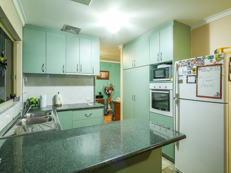 14 Scarp View, Swan View WA 6056