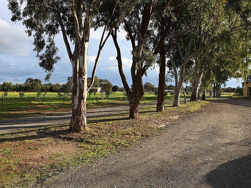 649 Campersic Road, Baskerville WA 6056