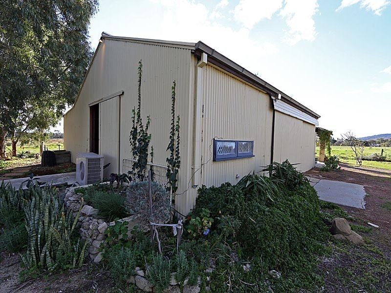 649 Campersic Road, Baskerville WA 6056