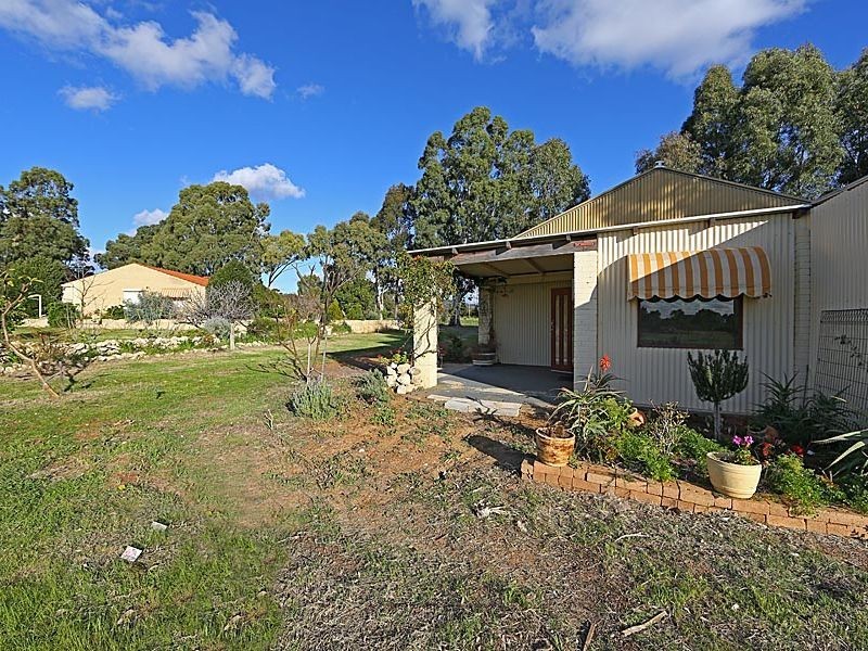 649 Campersic Road, Baskerville WA 6056