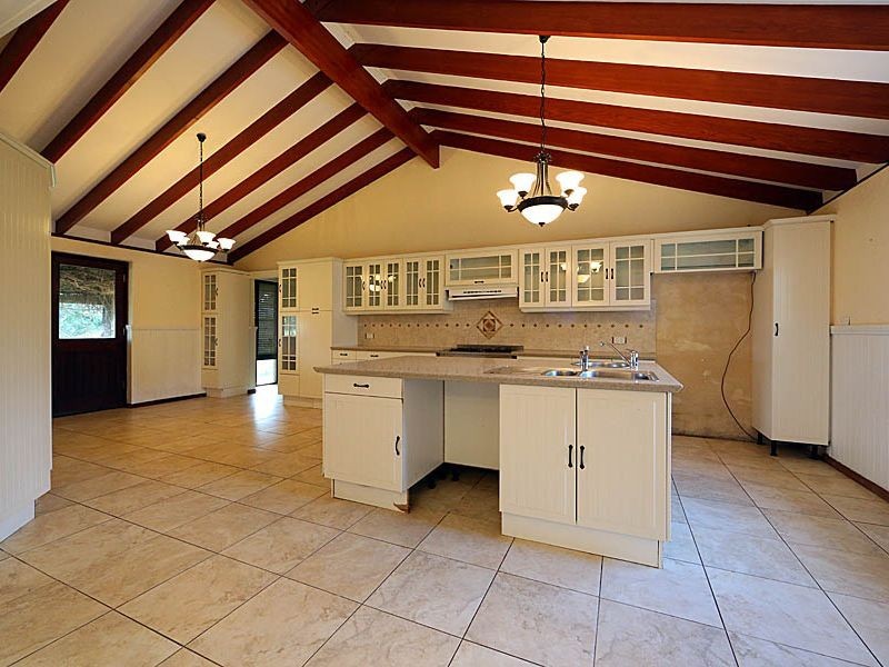 649 Campersic Road, Baskerville WA 6056