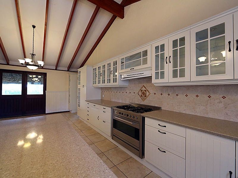 649 Campersic Road, Baskerville WA 6056