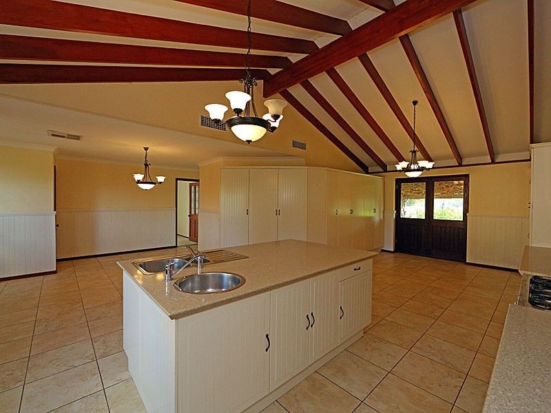 649 Campersic Road, Baskerville WA 6056