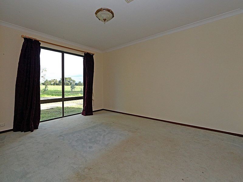 649 Campersic Road, Baskerville WA 6056