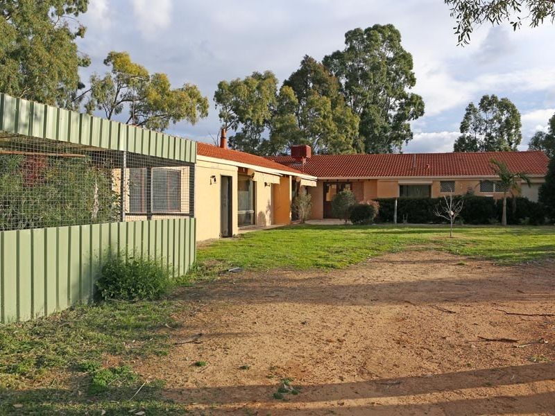 649 Campersic Road, Baskerville WA 6056