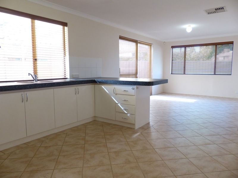 12 Opperman Place, Middle Swan WA 6056