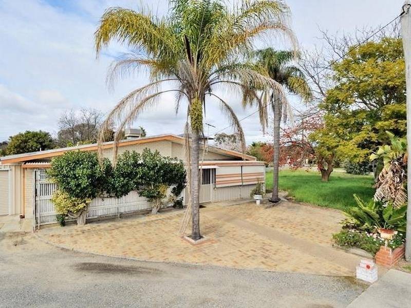 60 Victoria Parade, Midvale WA 6056