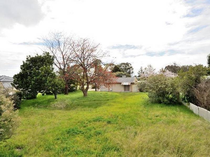 60 Victoria Parade, Midvale WA 6056