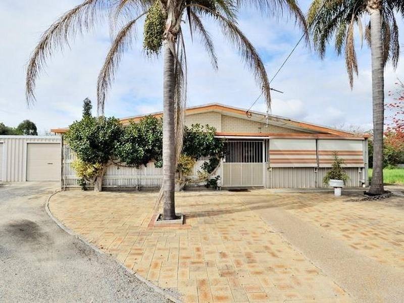 60 Victoria Parade, Midvale WA 6056