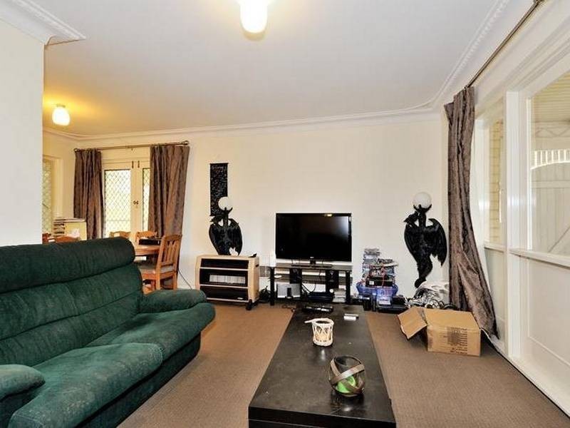 60 Victoria Parade, Midvale WA 6056