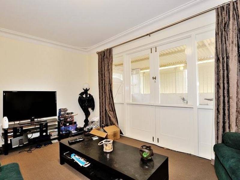 60 Victoria Parade, Midvale WA 6056