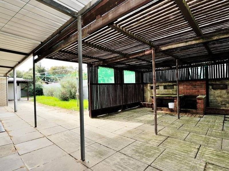 60 Victoria Parade, Midvale WA 6056