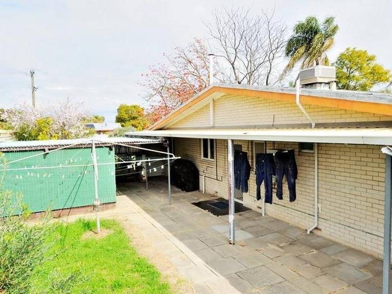 60 Victoria Parade, Midvale WA 6056