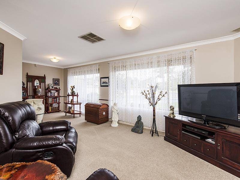 5 Eaglemont Drive, Swan View WA 6056