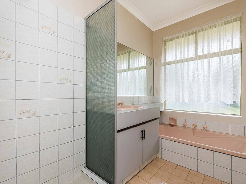 5 Eaglemont Drive, Swan View WA 6056