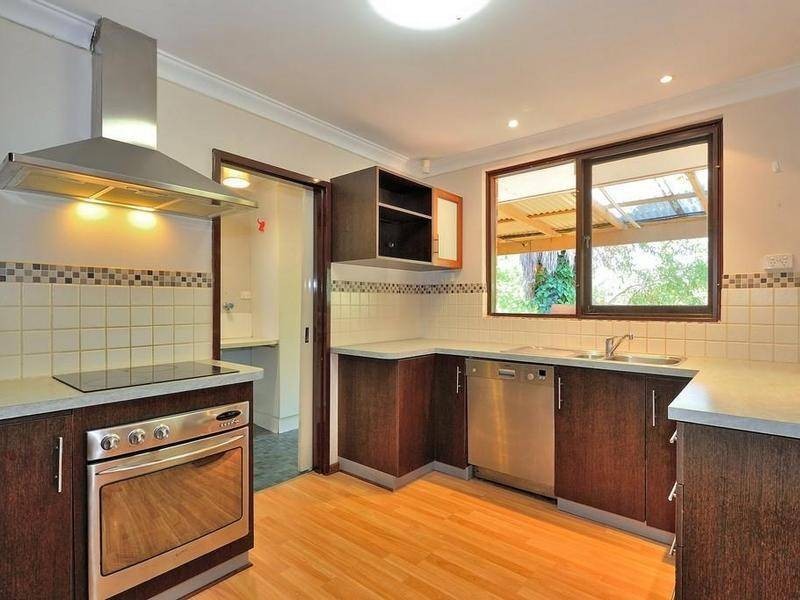 30 Stone Crescent, Darlington WA 6070