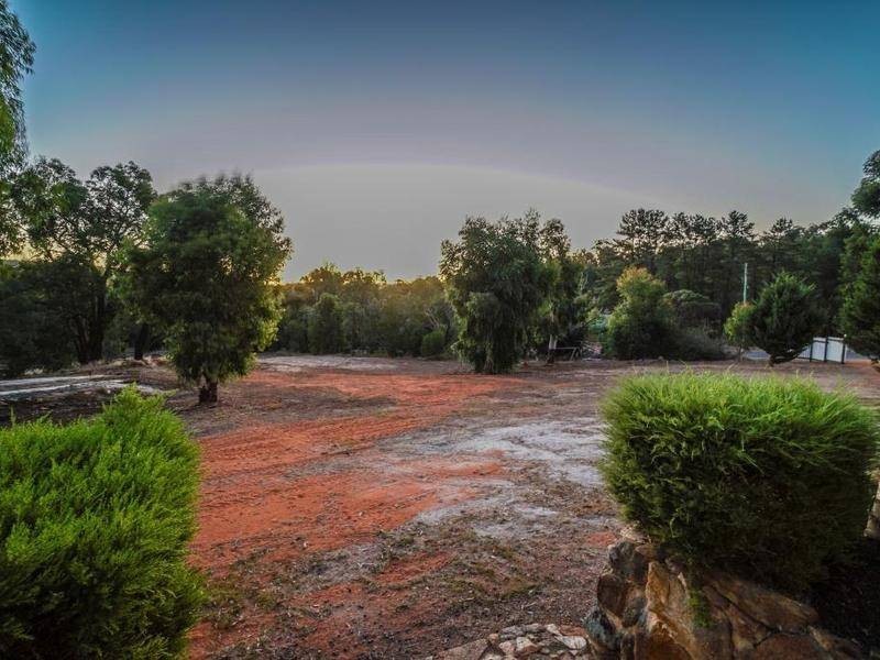 50 Kooringal Vale, Gidgegannup WA 6083