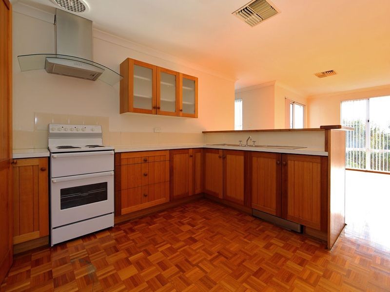 1 Easton Crt, Boya WA 6056