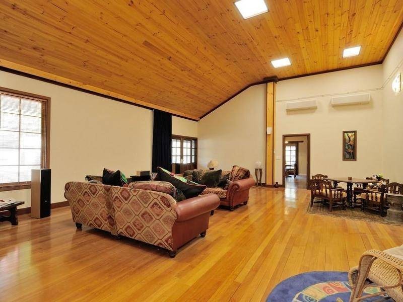 44 Stuart Street, Koongamia WA 6056