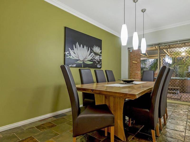 64 Gallipoli Drive, Greenmount WA 6056