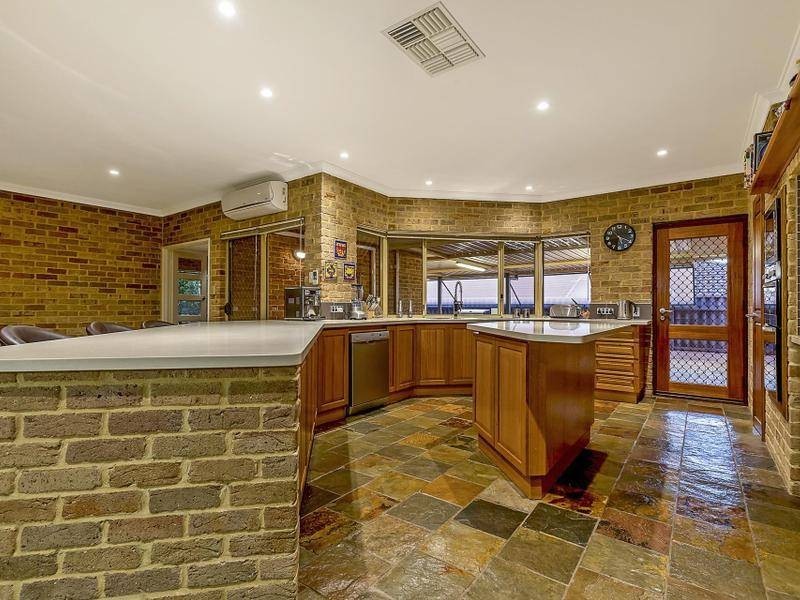 64 Gallipoli Drive, Greenmount WA 6056